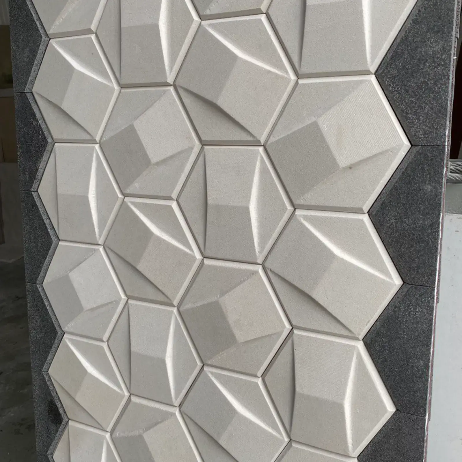Diantha 3D Tile